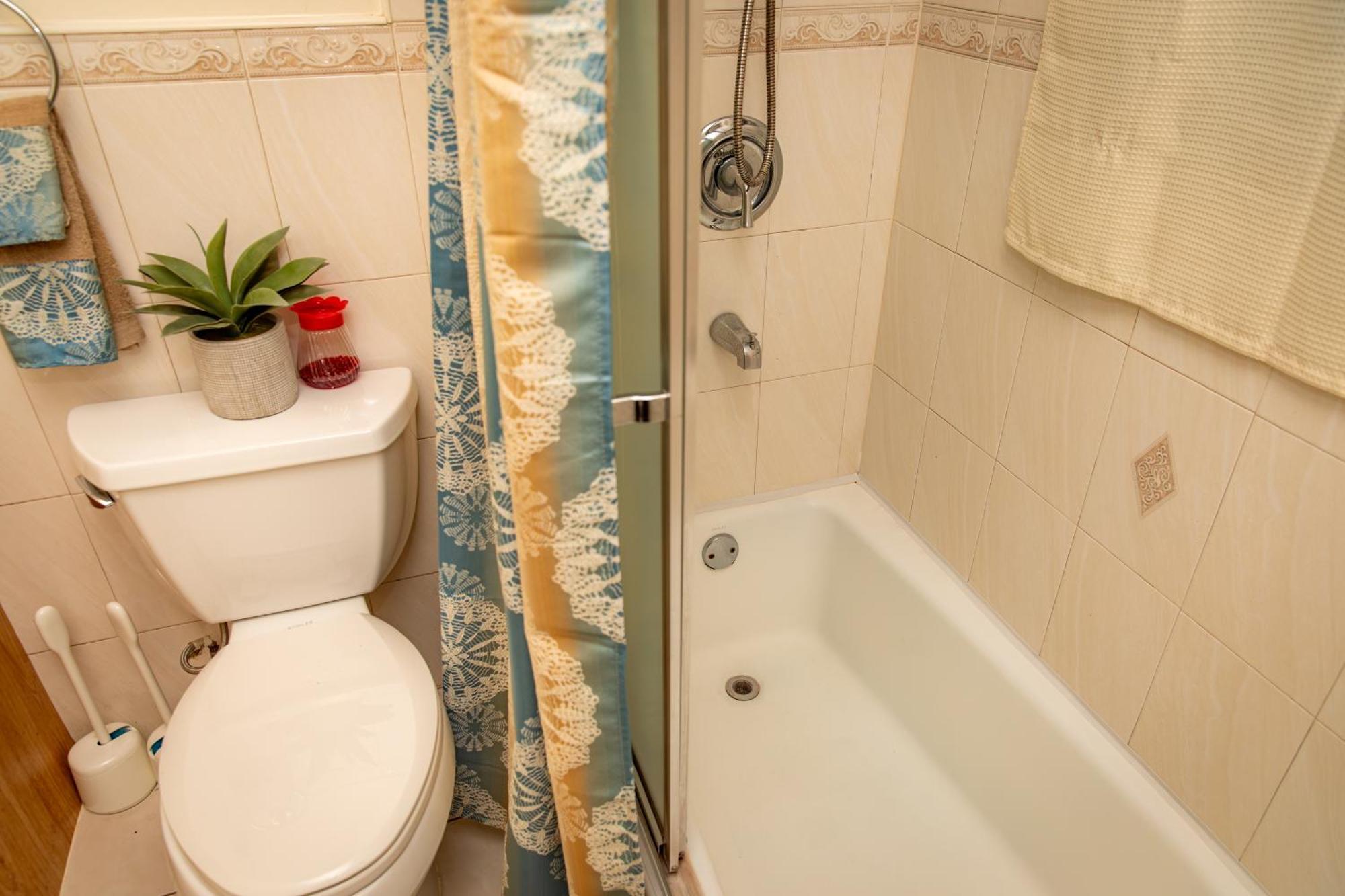 Spacious Comfy Room In Cozy Classy Duplex Ню Йорк Екстериор снимка